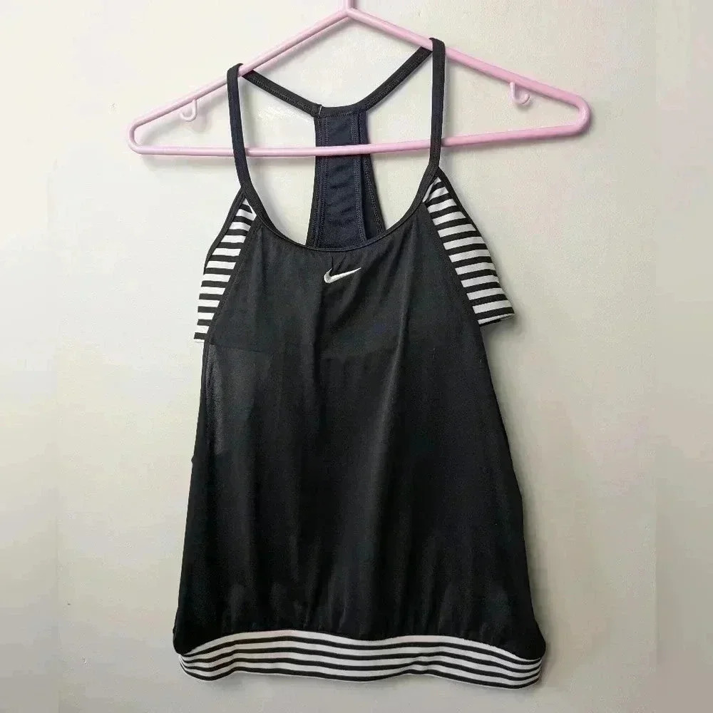 NIKE Sport camisole size small black and White color in good used condition!
